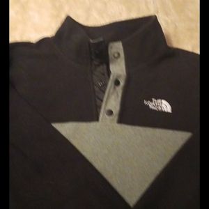 The North Face pull over